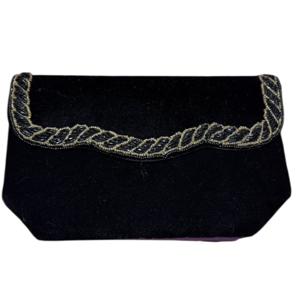 Clutch Elegant Black Velvet w/ Gold‎ Details. Can be used with or without strap